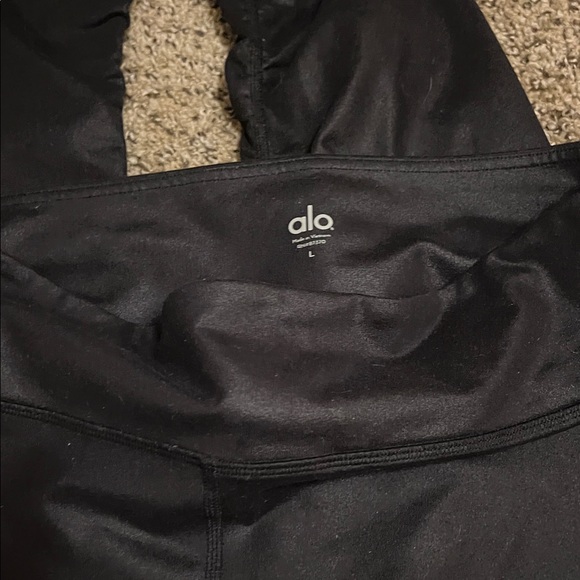 ALO Yoga Pants - ALO Yoga Jet Black Performance Leggings
